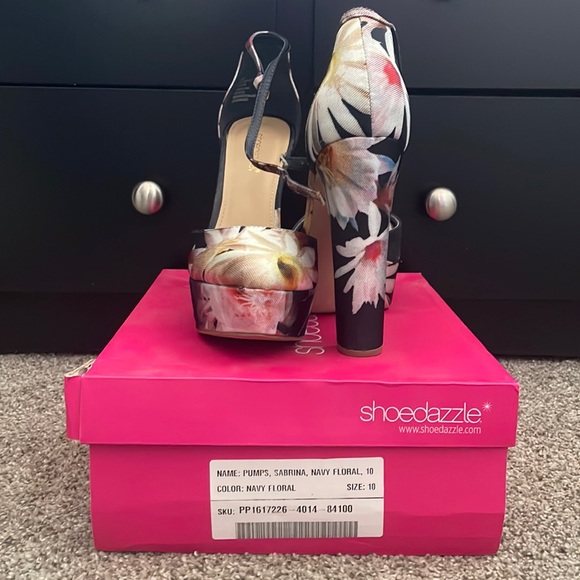Shoe Dazzle Navy Heels - Picture 1 of 8